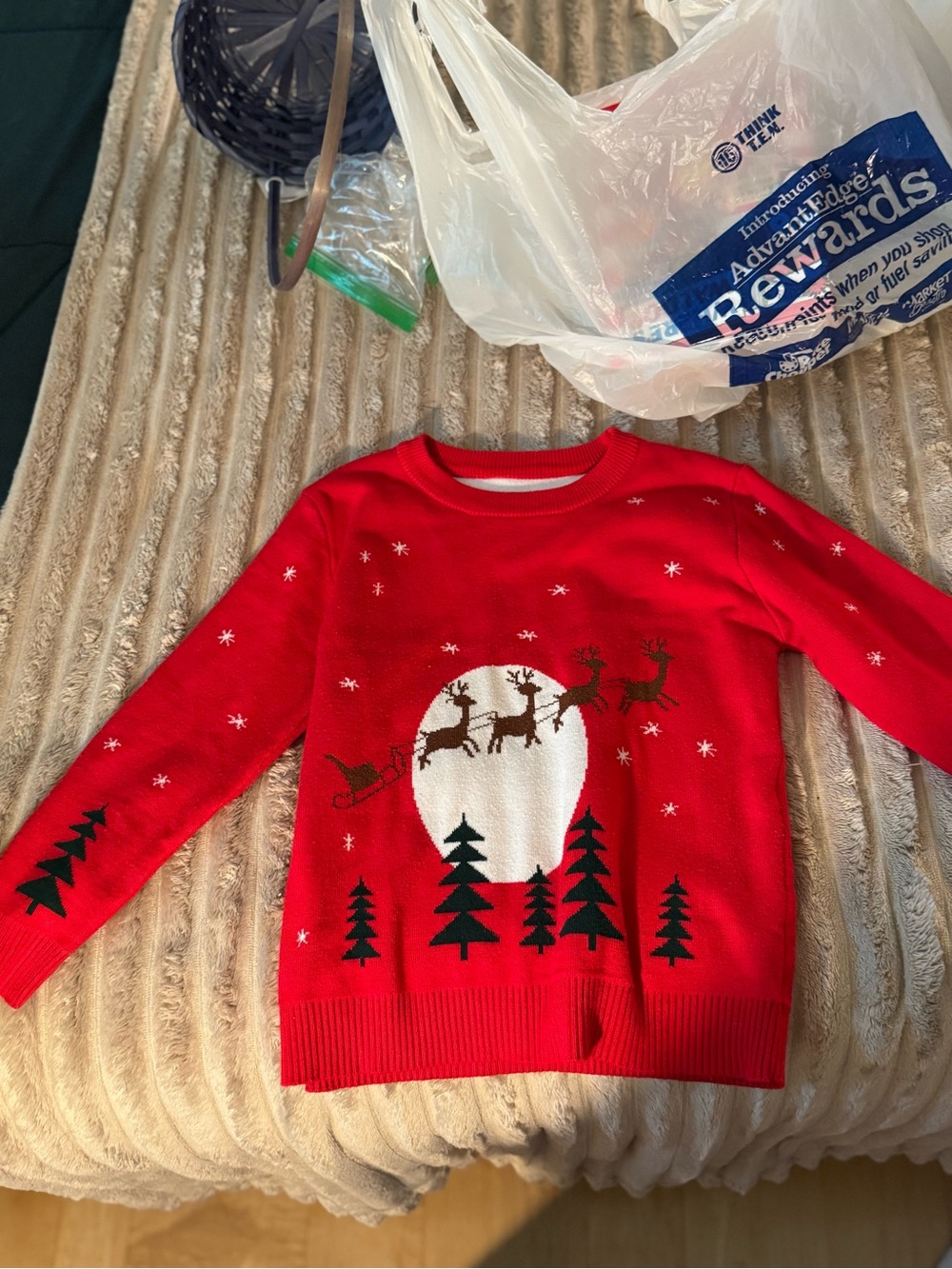 Kids Vintage Red Santa & Reindeer Christmas Holiday Sweater Size Youth Kids 5-6